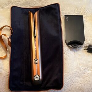Dyson Corrale Copper Flat Iron with Black Case